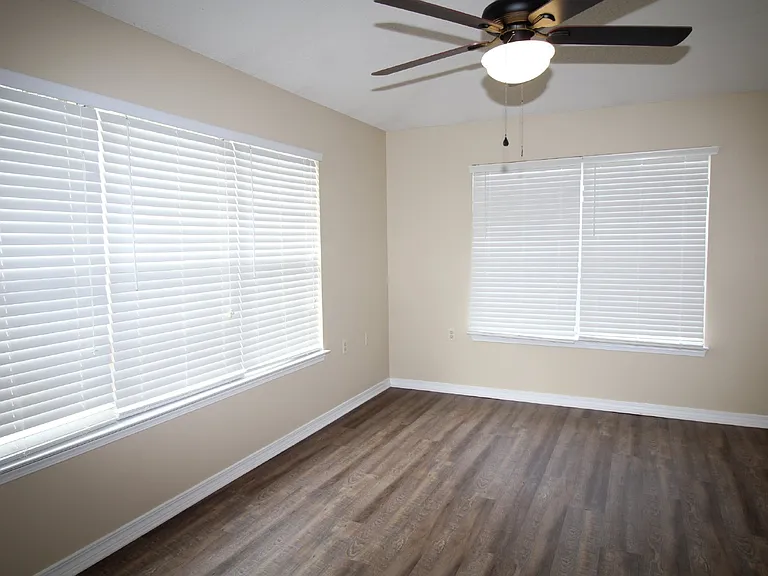 130 Wildflower Ln — Photo 6