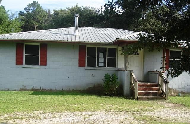 1st image of 8350 Gardenia Cir