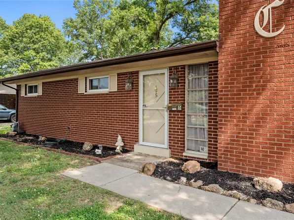 5 Dorchester Dr, Belleville, IL 62223