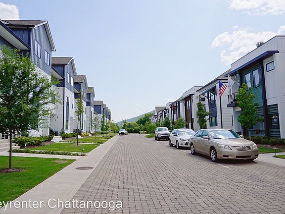 5th image of 3093 Saint Elmo Ave