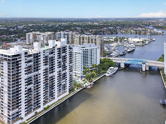 2nd image of 936 Intracoastal Drive #16e