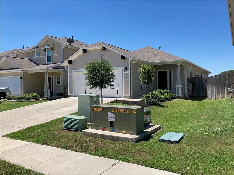 480 Triumph Rd — Photo 1