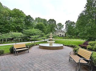 10313 Forest Maple Rd, Vienna, VA 22182