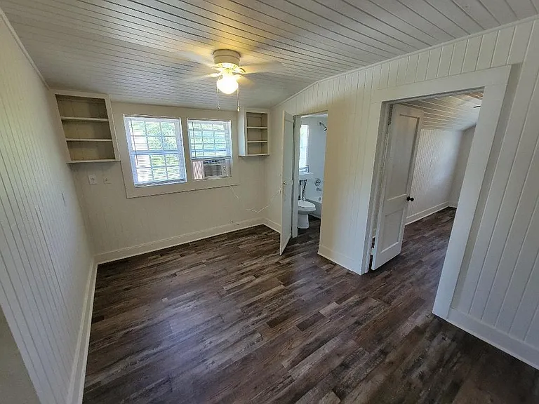 287 S College St — Photo 26