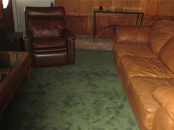 4th image of 933 Fairway Blvd