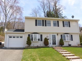 560 Herrick Dr, Dover, NJ 07801