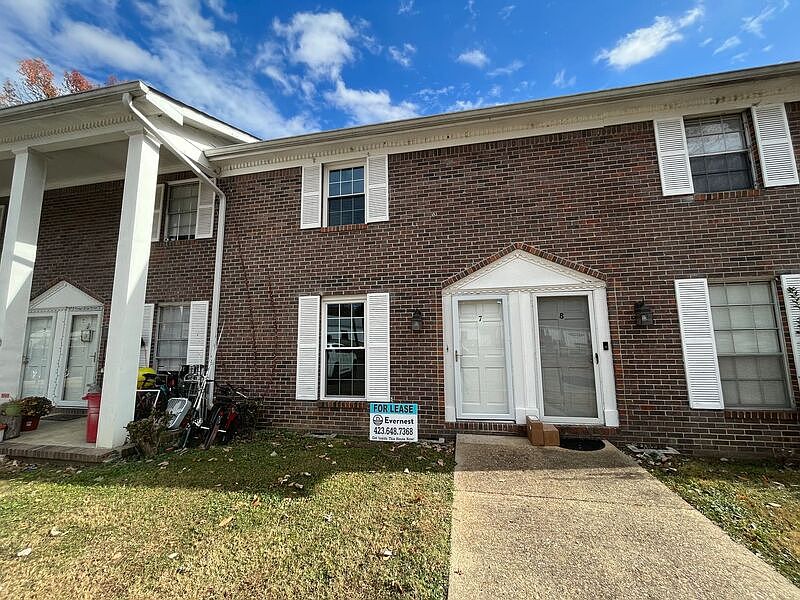 1st image of 2406 Lyndon Ave #7