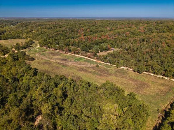 65512 E 202nd Rd, Wyandotte, OK 74370