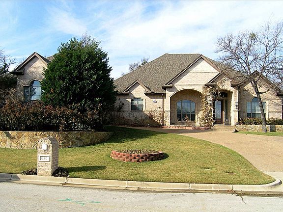 5th image of 620 Waterchase Dr