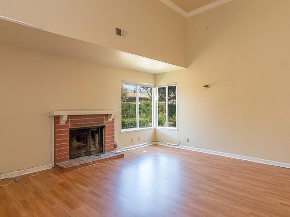 3rd image of 664 Auburn Way
