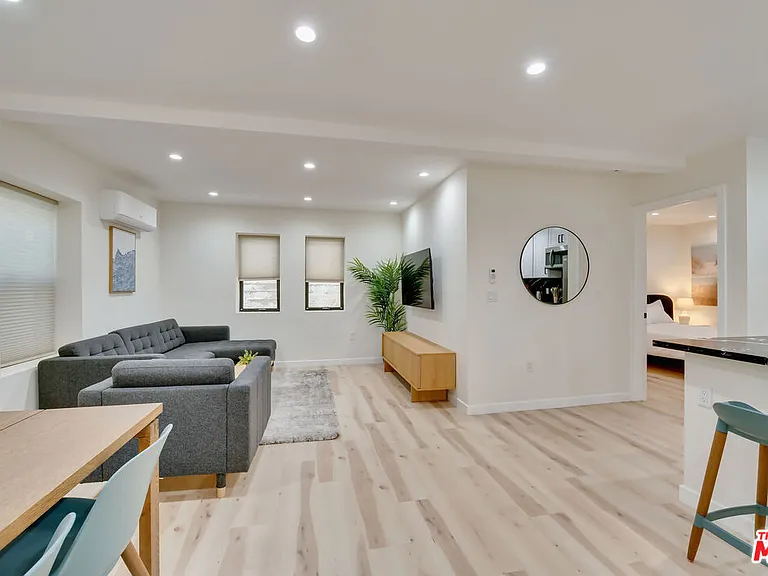 918 N San Vicente Blvd #C — Photo 1