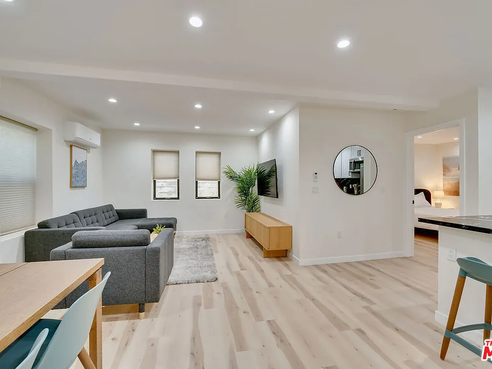 918 N San Vicente Blvd #C