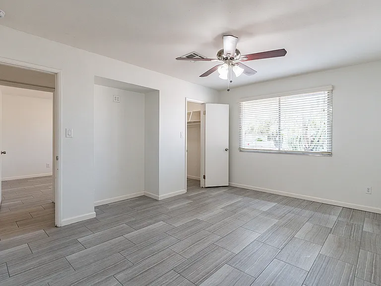 1262 E Hermosa Dr — Photo 25