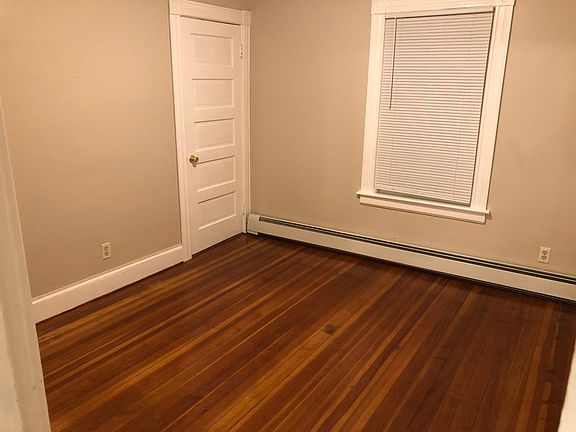 4th image of 76 Ingraham St #2