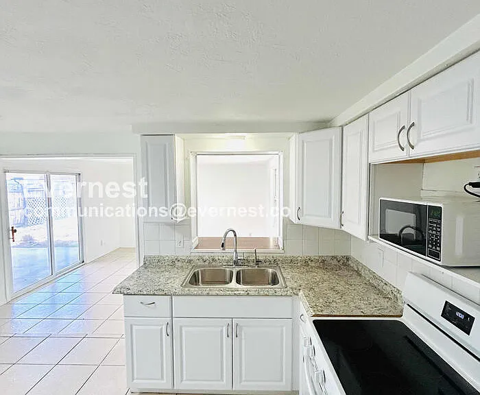 3749 Beechwood Dr — Photo 4