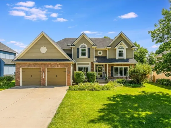 2621 SE 5th St, Lees Summit, MO 64063