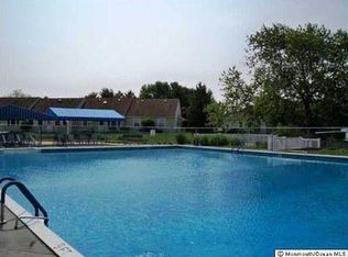 101 Broadgate Ct UNIT D, Freehold, NJ 07728