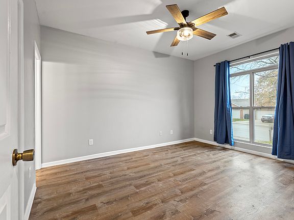 4th image of 444 Lucille Dr