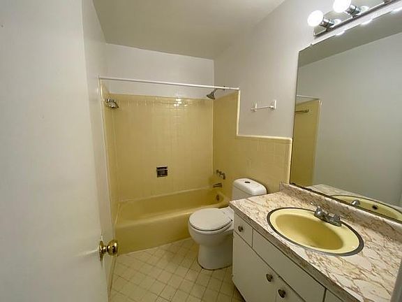 5th image of 1818 Prytania St APT 4