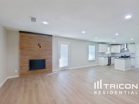 2nd image of 2216 Highcrest Dr