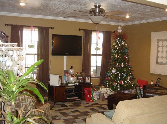 5th image of 52 Shady Oak Ln