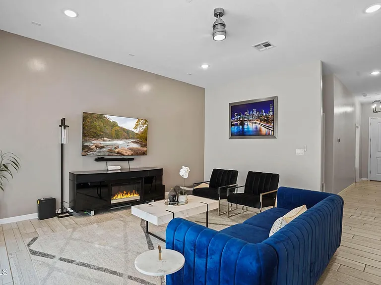 13677 Baja Vista Ct — Photo 3