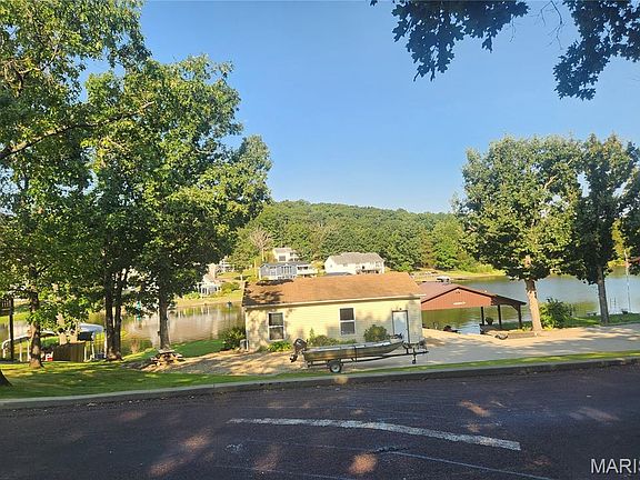 4th image of 29 Lake Shore Dr