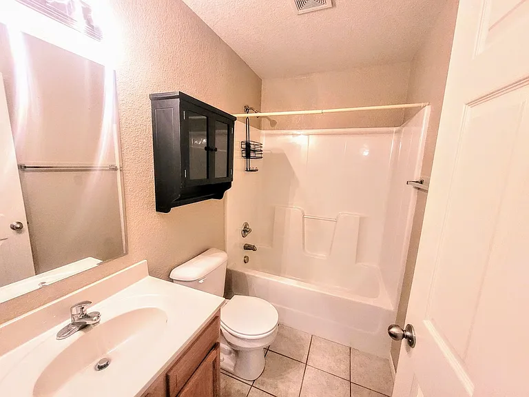 21084 Homer St #B — Photo 13