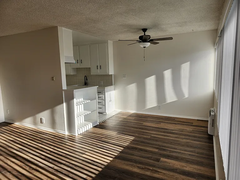 1166 Spazier Ave #1 — Photo 9