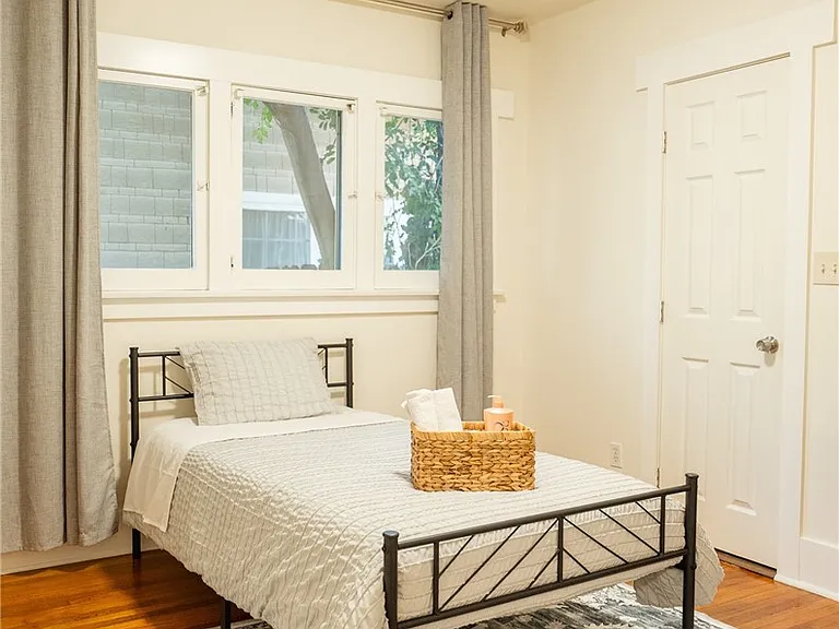 45 N Meridith Ave #45 — Photo 13