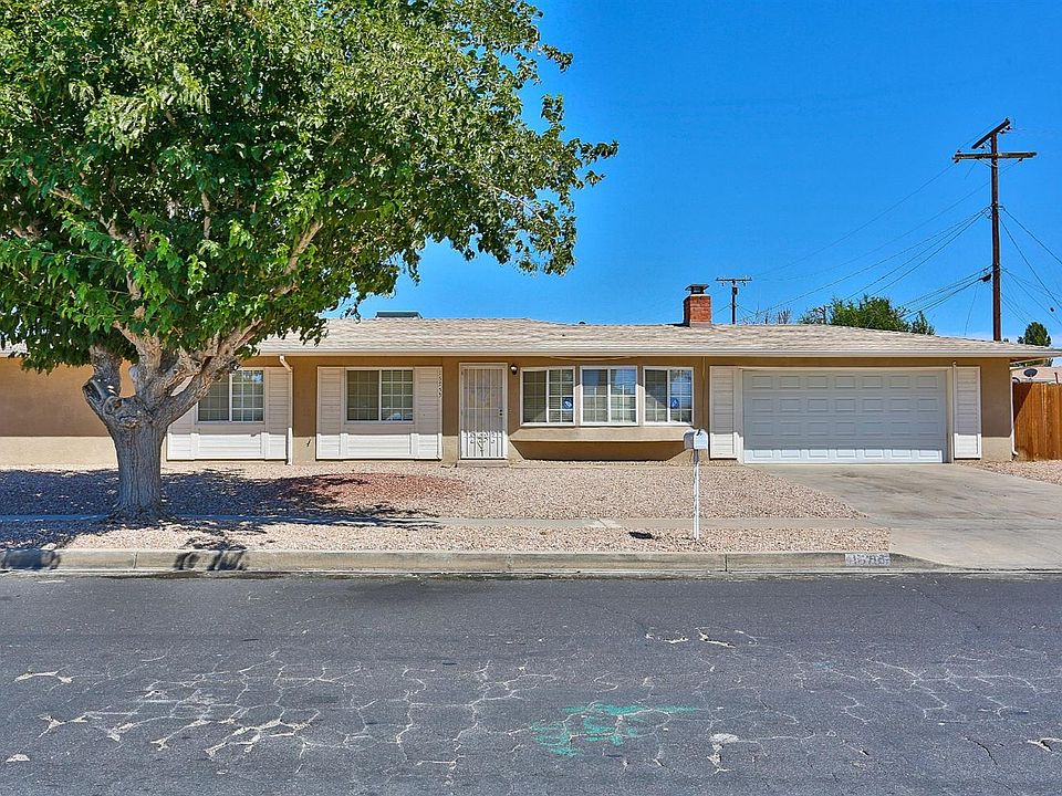 1st image of 15755 La Paz Dr