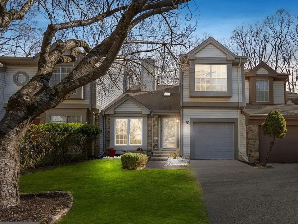 3 Tivoli Lake Ct