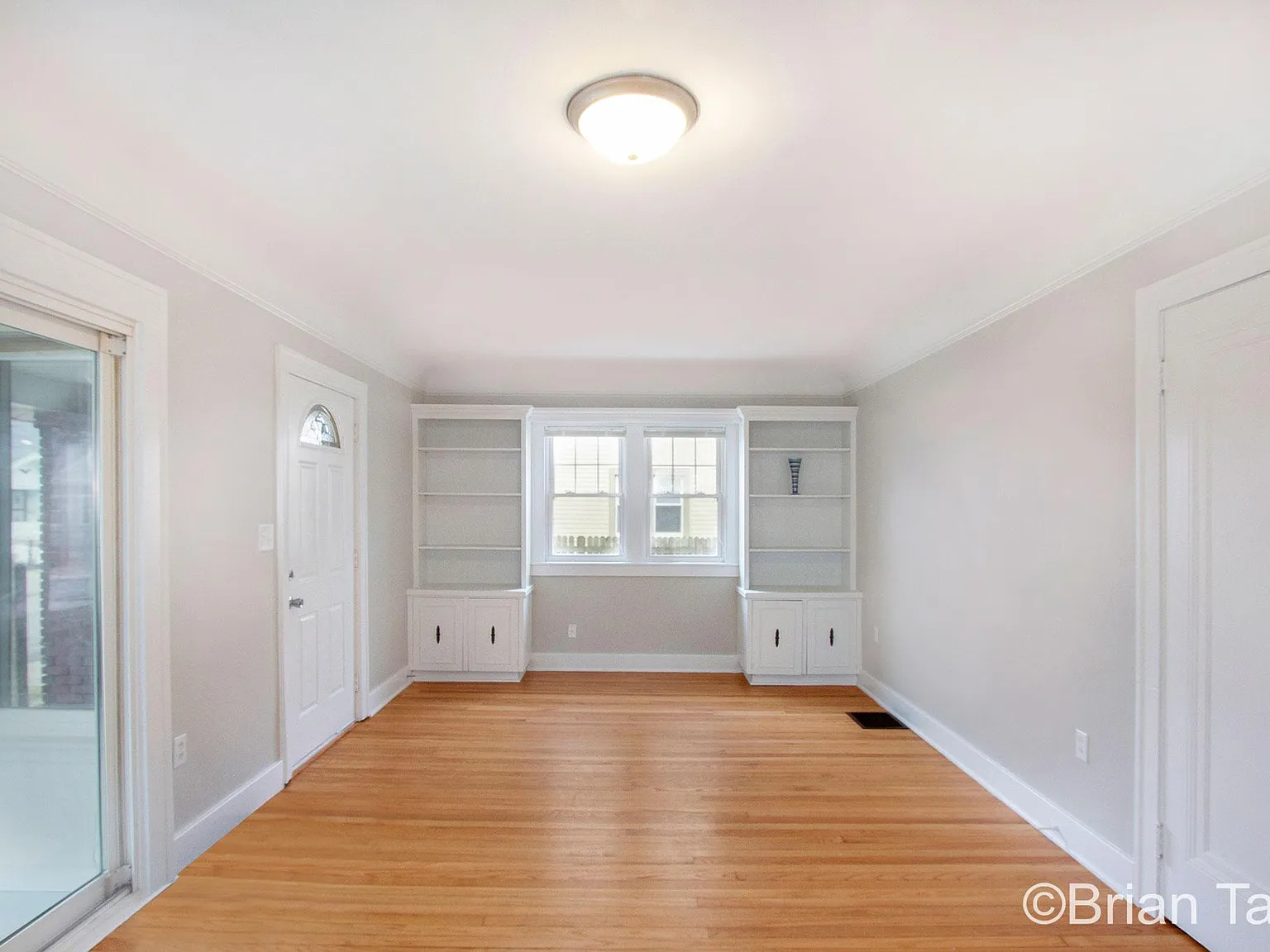 5 bed, 1673 sqft, $2,535 — Photo 2