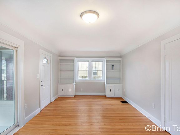 2nd image of 77 Baylis St SW