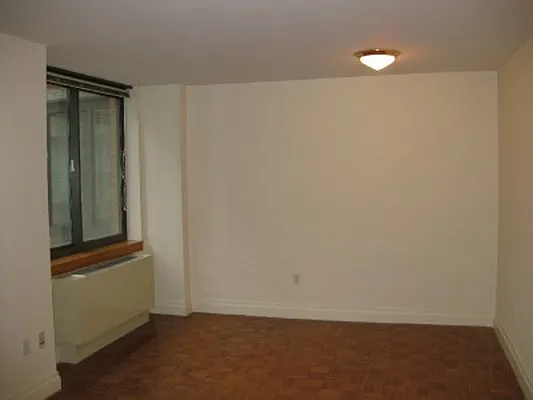 Rented by Classic Marketing- 530 Park1 | media 70