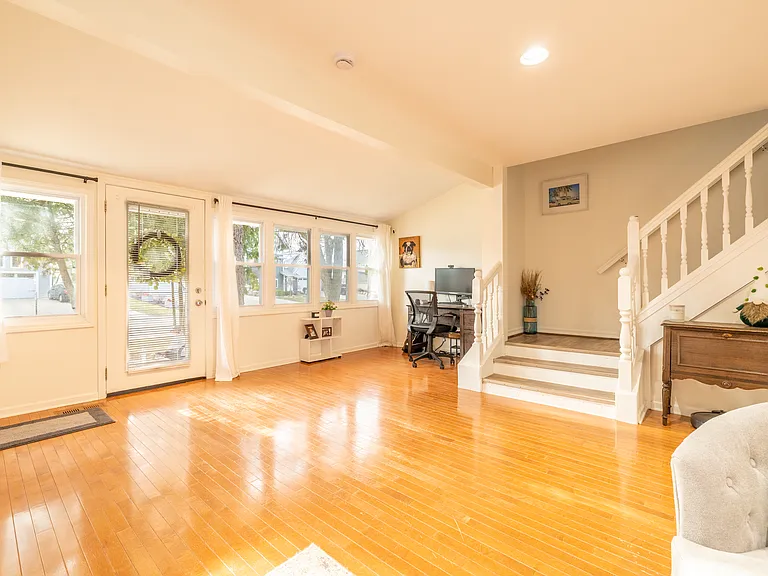1315 E Lake Dr — Photo 7