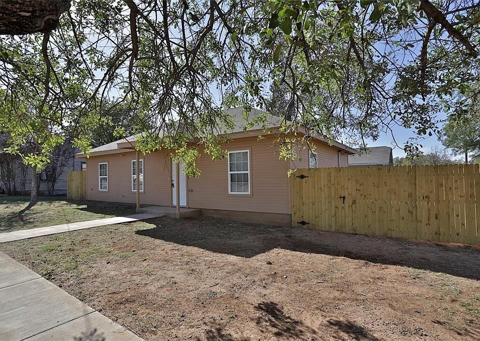 1st image of 502 Santos St