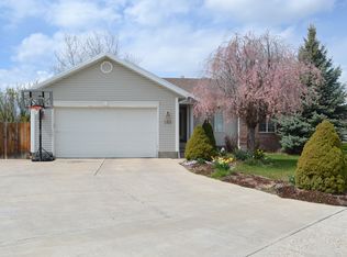 285 Park Meadow Circle, Hyde Park, UT 84318