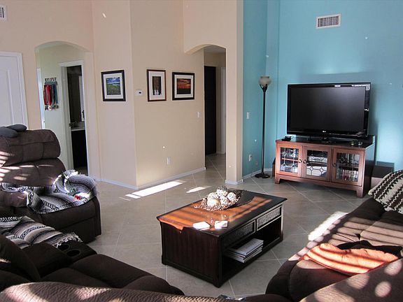 4th image of 8938 E Hillview Cir