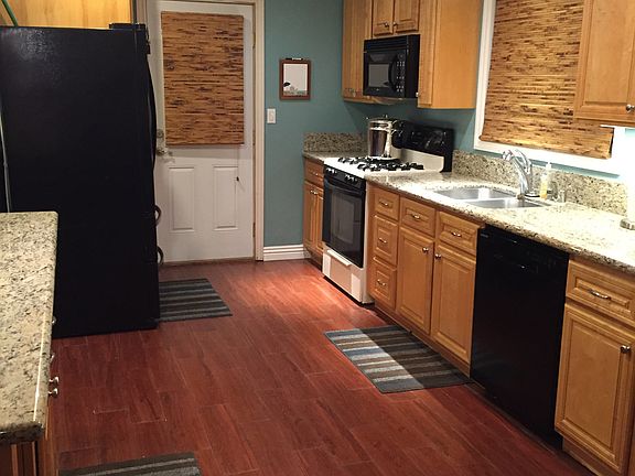 4th image of 10062 Beatrice Cir