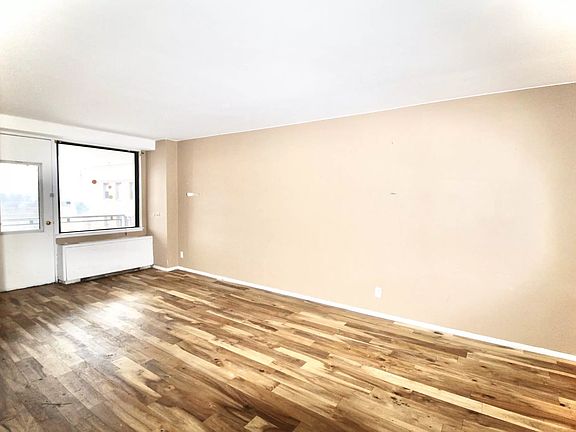 3rd image of 4901 Henry Hudson Pkwy W #H10