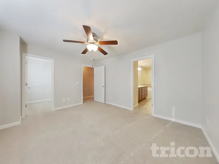 202 Ashmere Ct — Photo 6