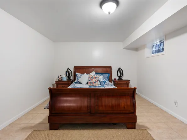 240 Alter Avenue image 33 of 40