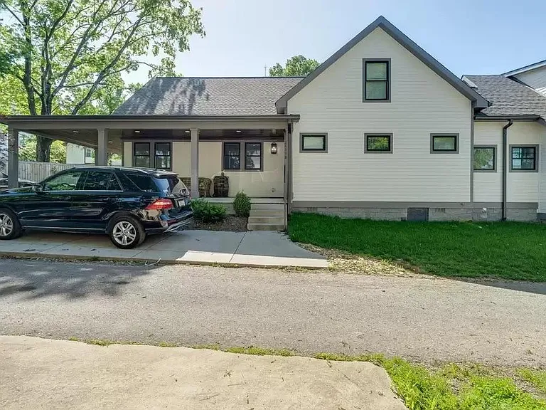 1011B S Douglas Ave — Photo 23