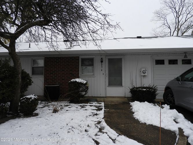 1st image of 857D Thornhill Ct #1004