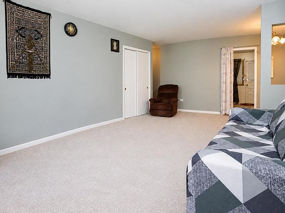5th image of 7019 N Ridge Blvd APT 1D