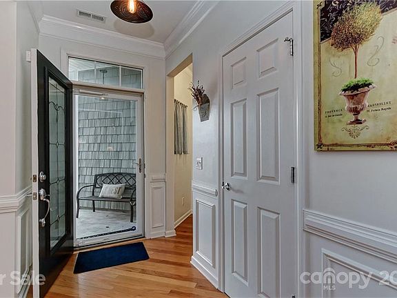 3rd image of 2080 Kennedy Dr
