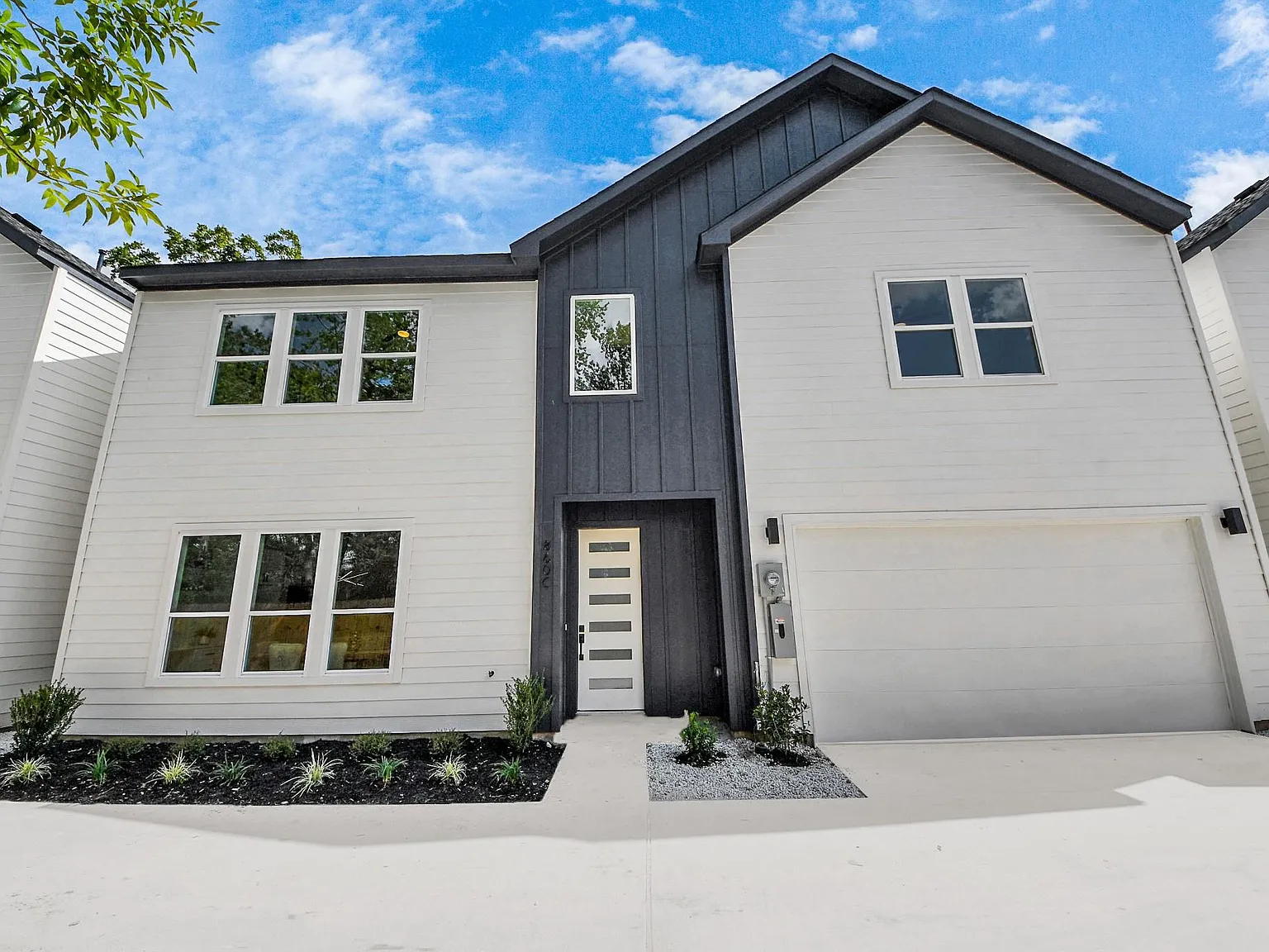3 bed, 2.5 bath, 1773 sqft, $2,450 — Photo 2