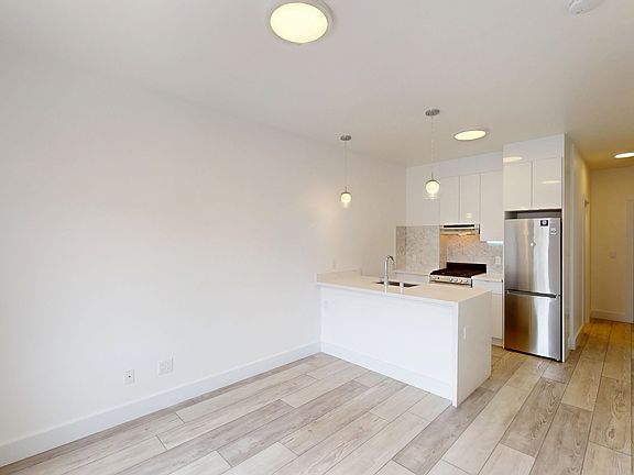 2nd image of 2355 Polk St APT 602