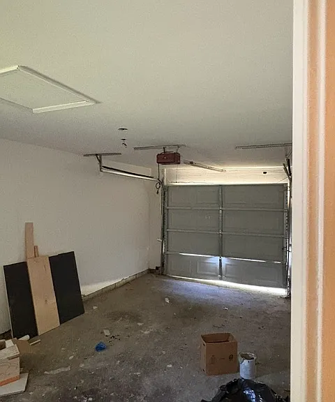 1.5 Car Garage